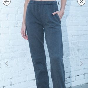 Brandy Melville Rosa sweatpants